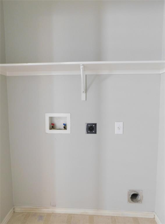 5721 Thoroughbred Trail Denton, TX 76210 - Photo 18 of 24 a view of a closet