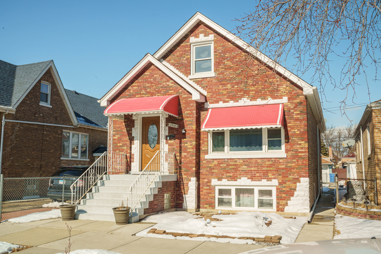 3912 West 55th Place Chicago, IL 60629 - Photo 2 of 20 a front view of a house