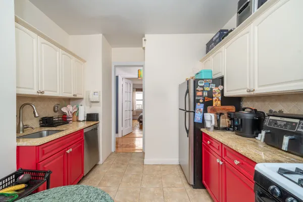 $625,000 | 371 Fort Washington Avenue, Unit 6C | Hudson Heights