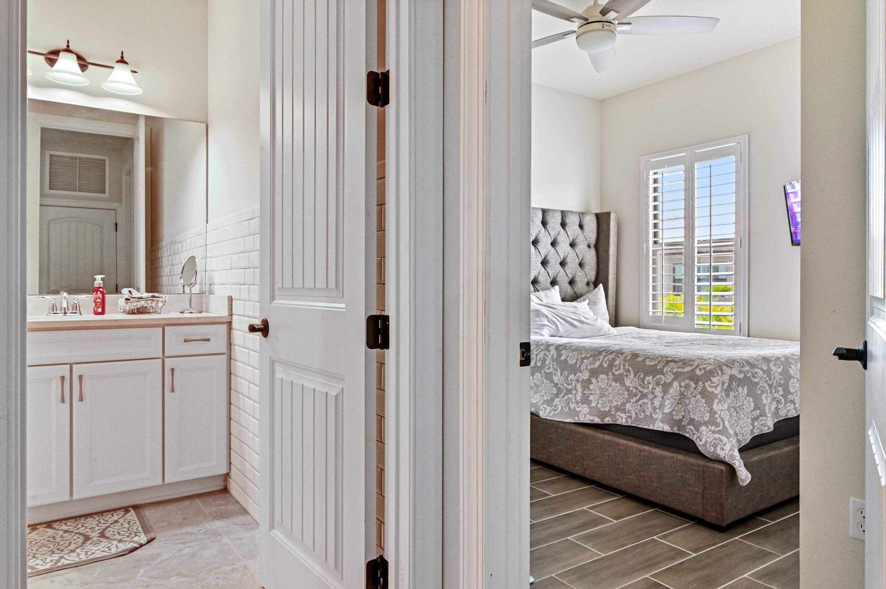 8282 Cadre Noir Road Lake Worth, FL 33467 - Photo 14 of 34 13 Hallway 01