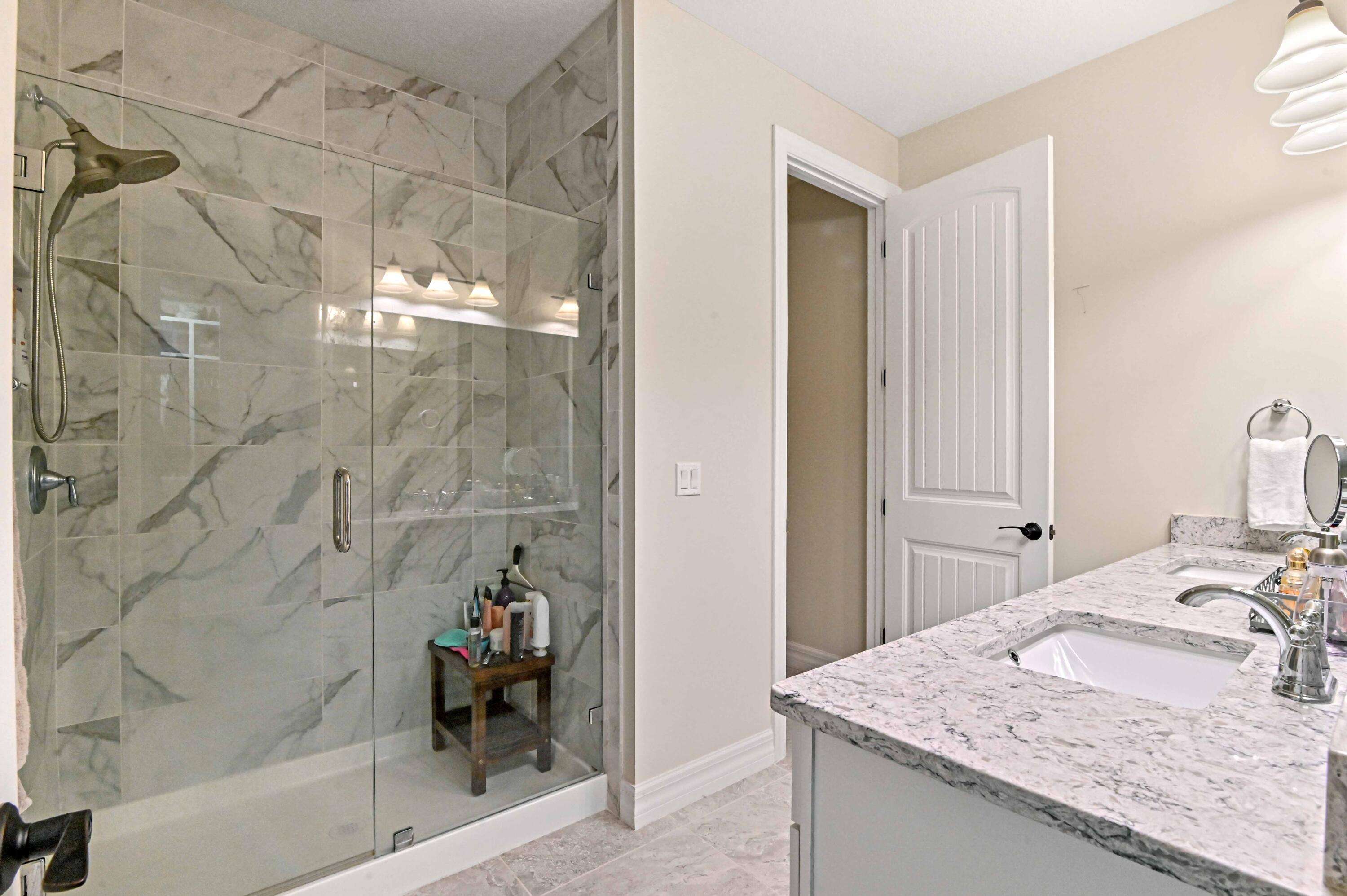 8282 Cadre Noir Road Lake Worth, FL 33467 - Photo 21 of 34 20 Bathroom 01