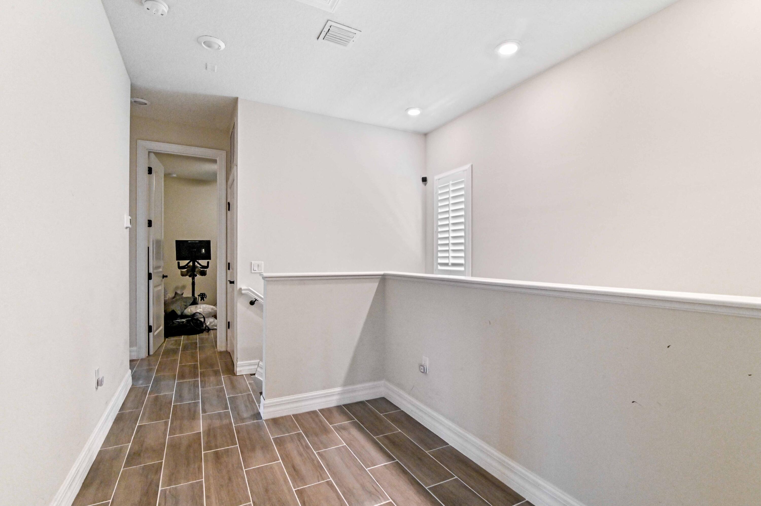 8282 Cadre Noir Road Lake Worth, FL 33467 - Photo 25 of 34 25 Hallway 01
