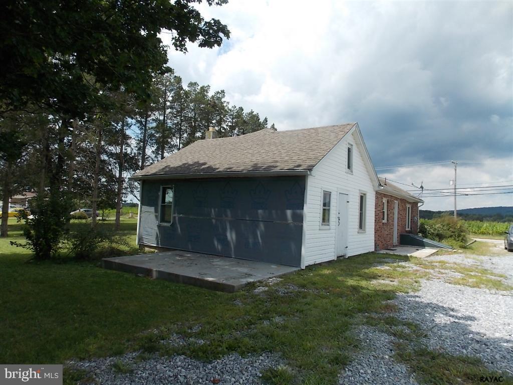 1240 East Canal Road Dover, PA 17315 - Photo 3 of 24 Gallery Image 3