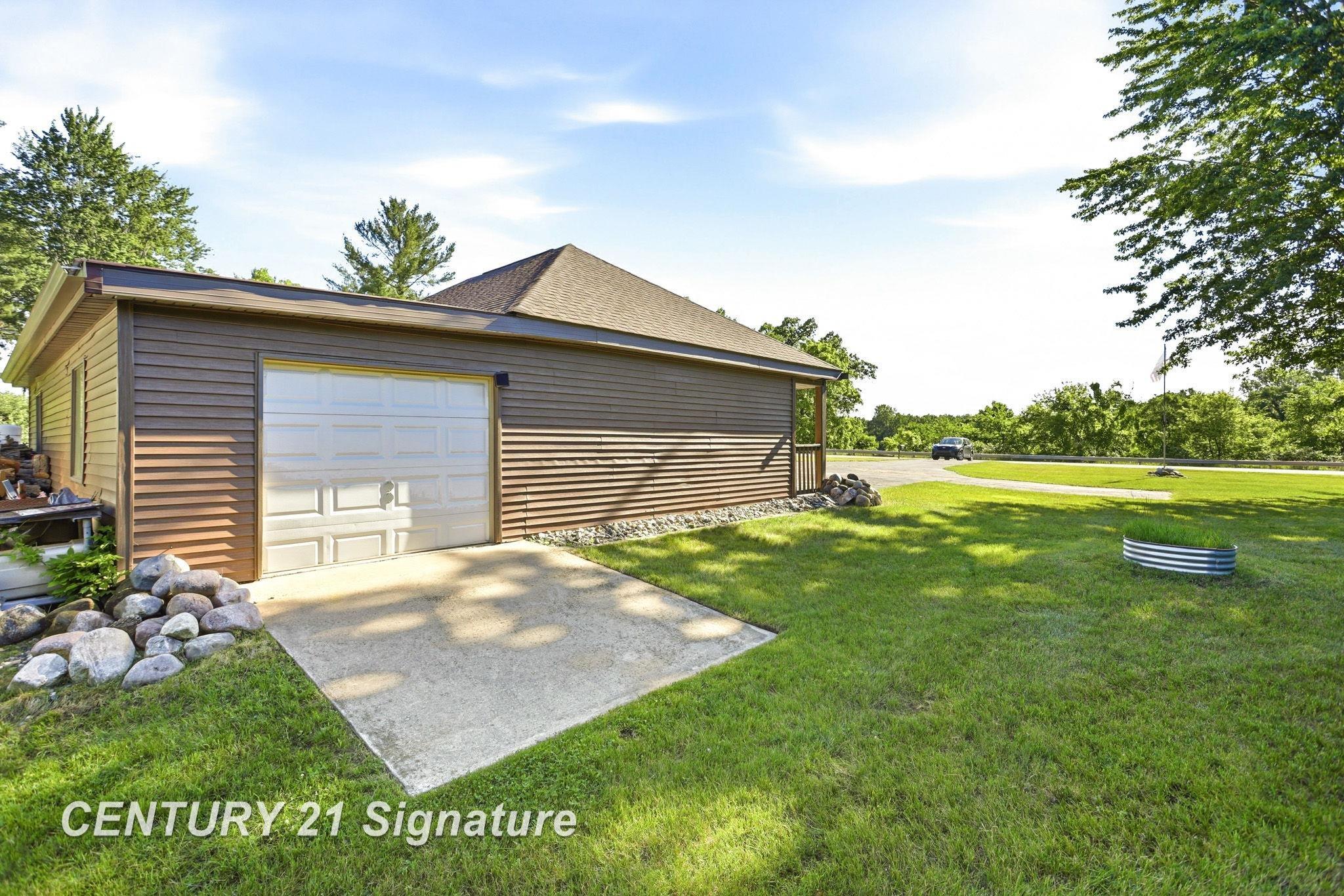 4065 North River Road Freeland, MI 48623 - Photo 33 of 47