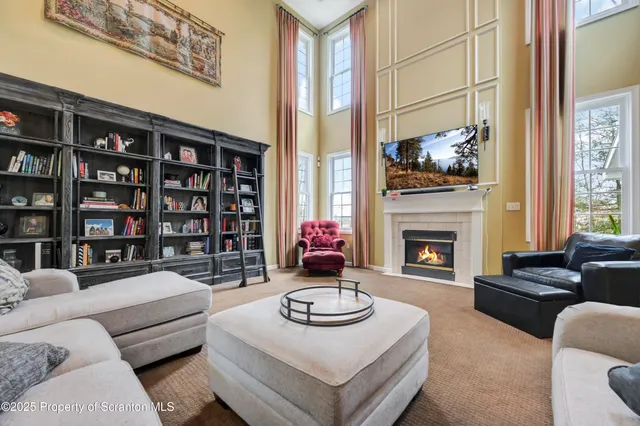 $739,000 | 708 Clover Lane, Moscow, PA 18444