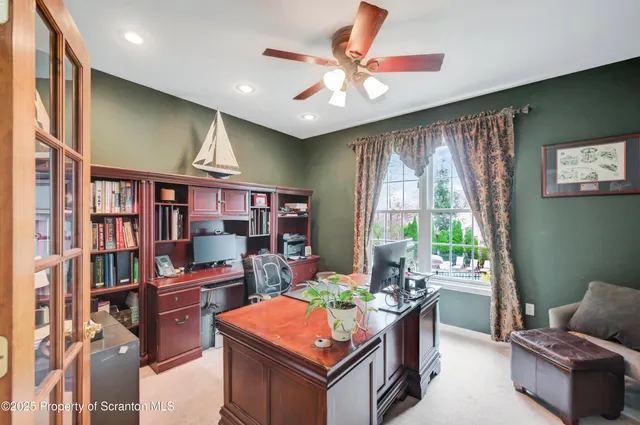 $739,000 | 708 Clover Lane, Moscow, PA 18444