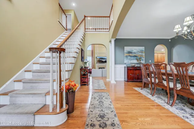 $739,000 | 708 Clover Lane, Moscow, PA 18444