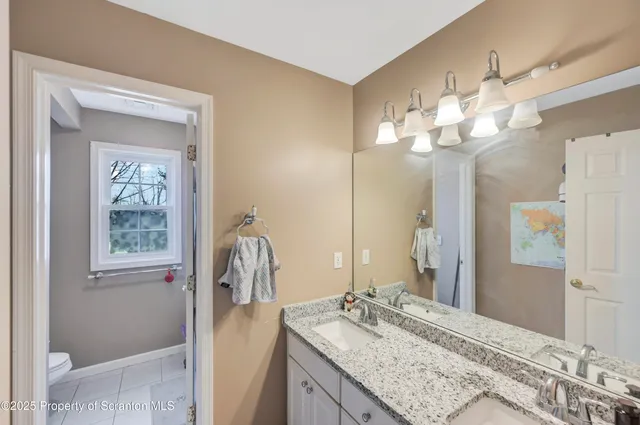 $739,000 | 708 Clover Lane, Moscow, PA 18444