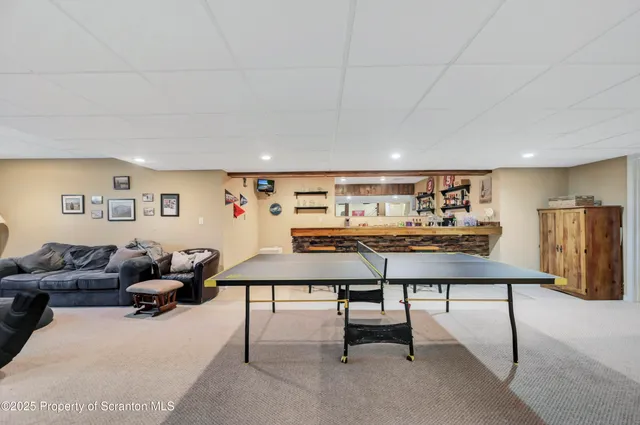 $739,000 | 708 Clover Lane, Moscow, PA 18444