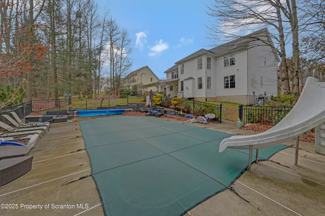 $739,000 | 708 Clover Lane, Moscow, PA 18444