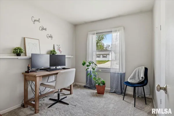 $159,900 | 1705 Fairfield Drive, Springfield, IL 62702