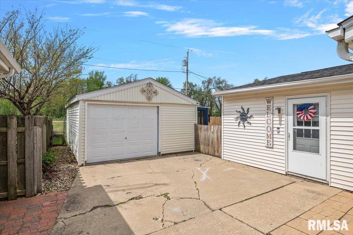 1705 Fairfield Drive Springfield, IL 62702 - Photo 27 of 31