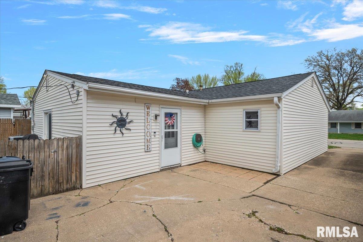 1705 Fairfield Drive Springfield, IL 62702 - Photo 28 of 31