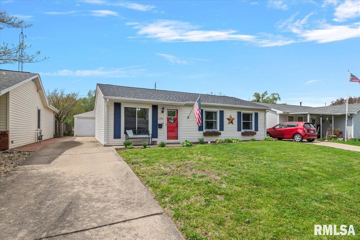 1705 Fairfield Drive Springfield, IL 62702 - Photo 3 of 31