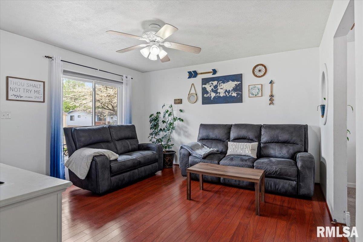 1705 Fairfield Drive Springfield, IL 62702 - Photo 5 of 31