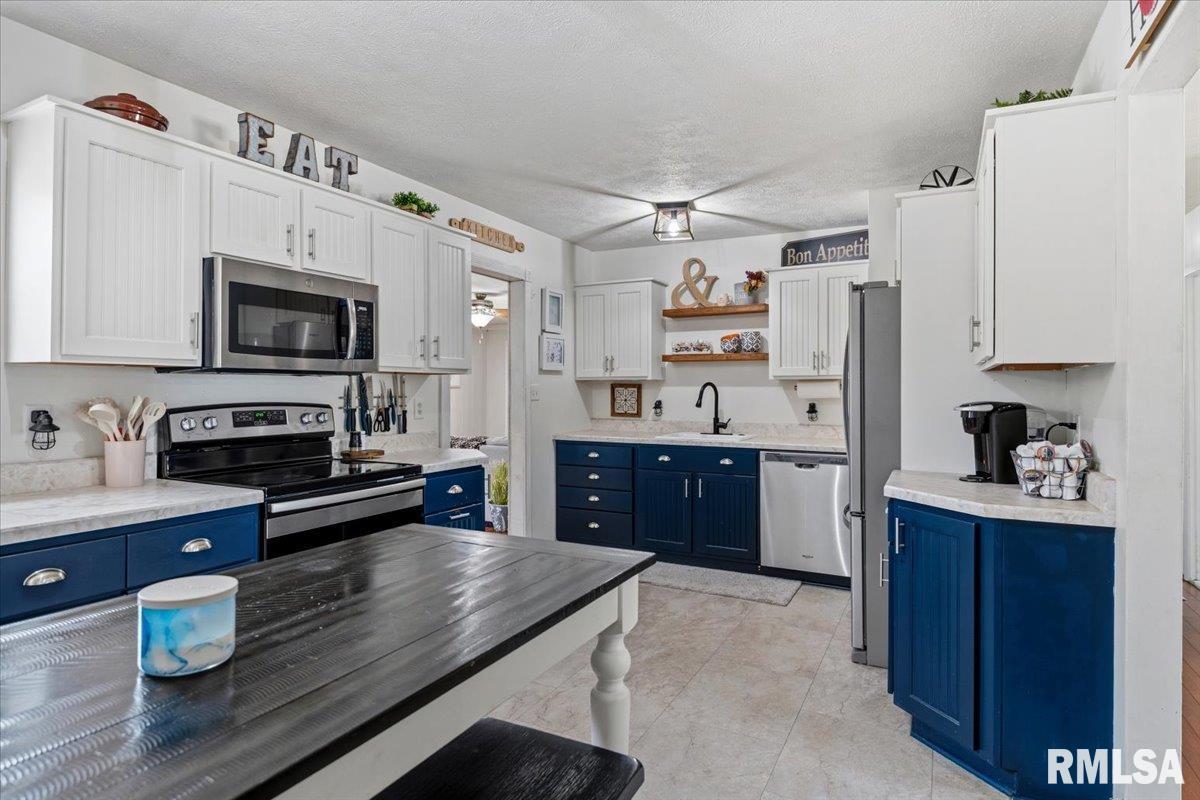 1705 Fairfield Drive Springfield, IL 62702 - Photo 9 of 31