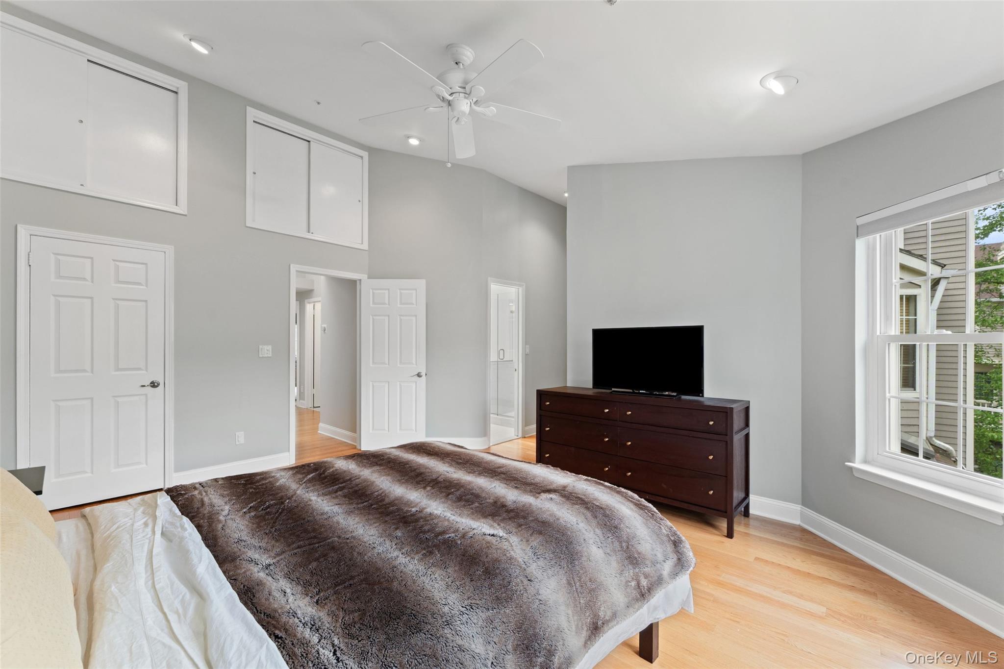 611 Pondside Drive White Plains, NY 10607 - Photo 12 of 40