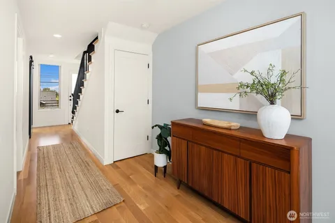 $1,195,000 | 1535 Grandview Place East, Seattle, WA 98112