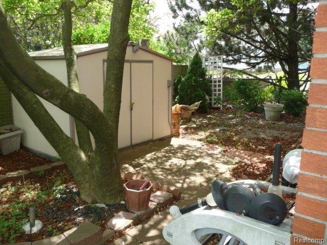 11437 Engleman Road Warren, MI 48089 - Photo 5 of 15 Shed.jpg