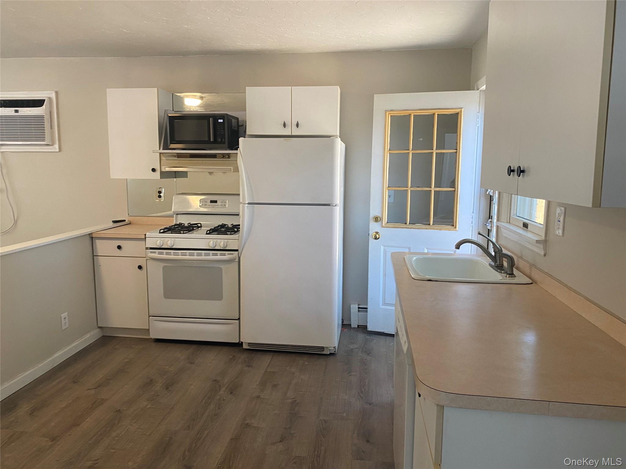 101 Rose Drive Ronkonkoma, NY 11779 - Photo 6 of 12