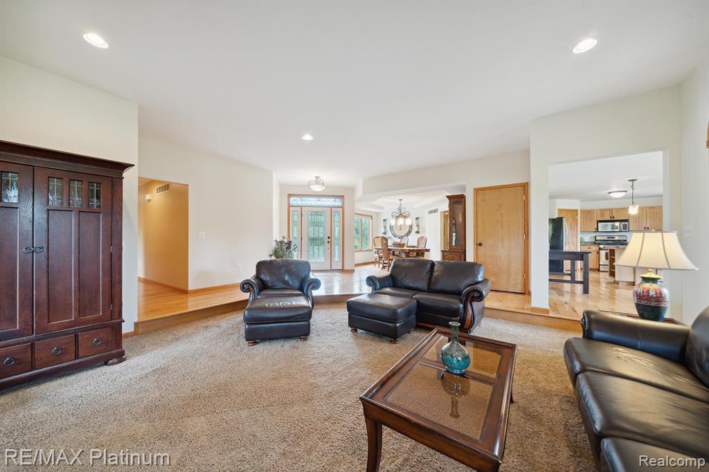 6213 Bergin Road Howell, MI 48843 - Photo 9 of 25