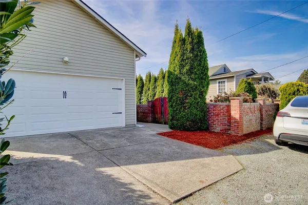 $495,000 | 1320 East Fairhaven Avenue, Burlington, WA 98233