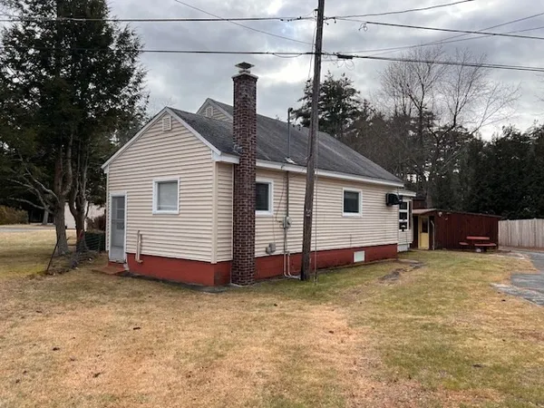 $1,900 | 59 South Shore Drive, Unit 1, Orange, MA 01364
