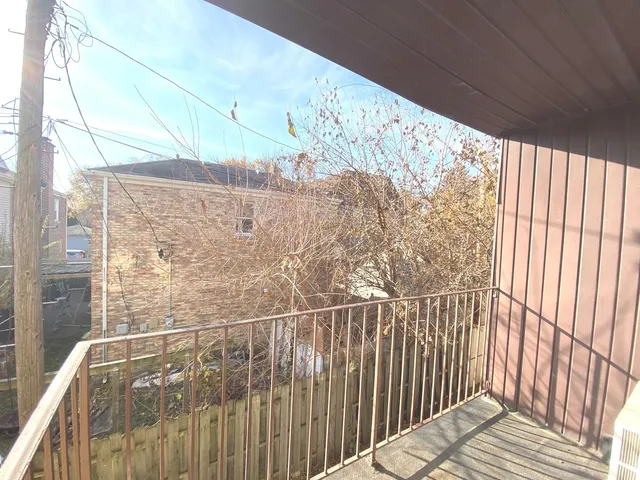 $225,000 | 5815 North Spaulding Avenue, Unit 2C, Chicago, IL 60659