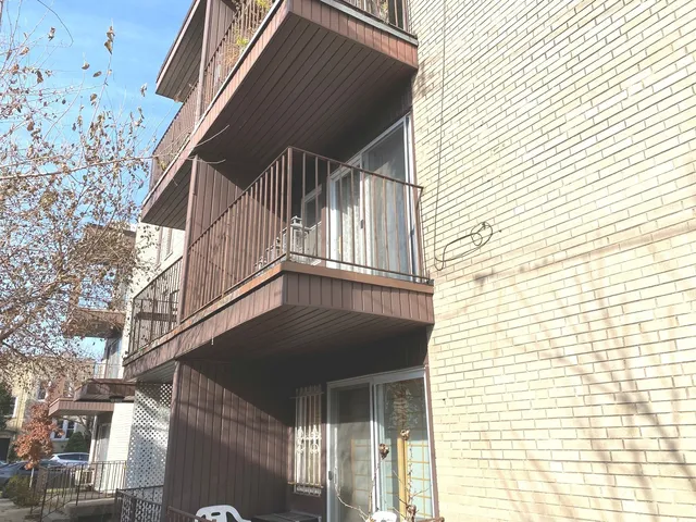 $225,000 | 5815 North Spaulding Avenue, Unit 2C, Chicago, IL 60659