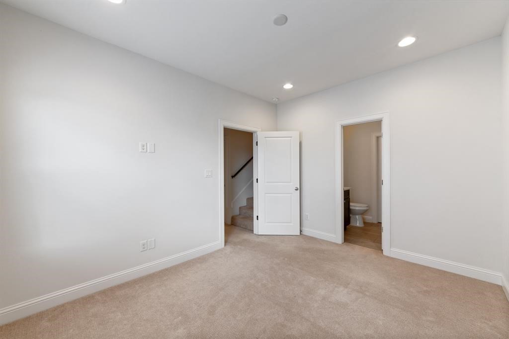 1525 Johnson Street Houston, TX 77007 - Photo 22 of 26 a view of an empty room