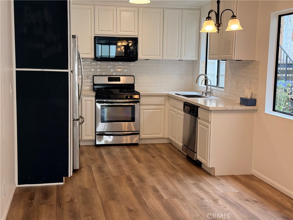 950 West Lambert Road, Unit 11 La Habra, CA 90631 - Photo 11 of 32
