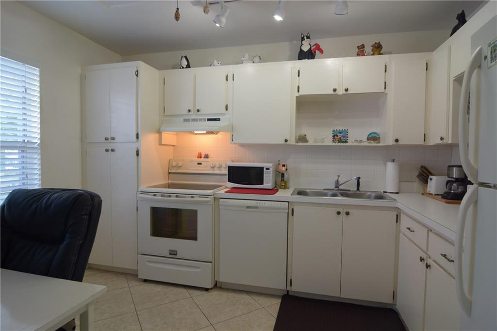 1856 Southwest Palm City Road, Unit 203 Stuart, FL 34994 - Photo 11 of 27