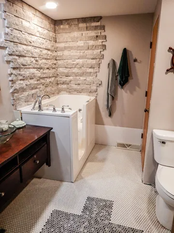 $305,000 | 441 Washington Street, Oconto, WI 54153