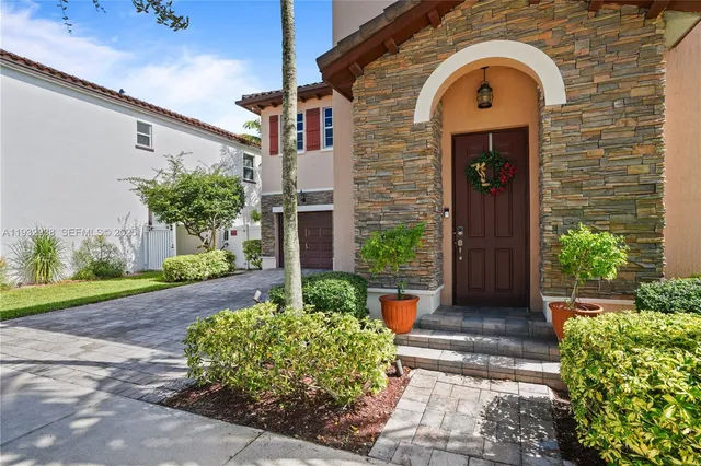 $799,990 | 9127 Southwest 171st Court, Miami, FL 33196