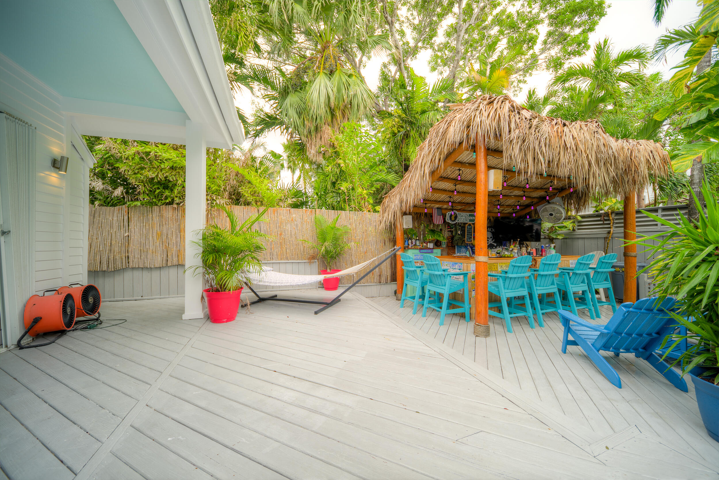 720 Washington Street Key West, FL 33040 - Photo 32 of 33 an outdoor space with furniture