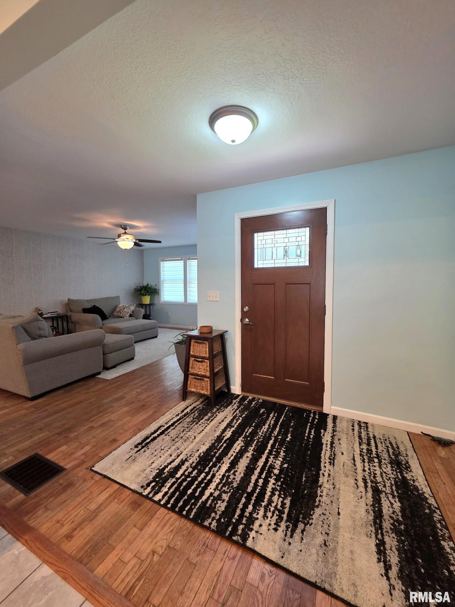 103 West Jefferson Street Camp Point, IL 62320 - Photo 3 of 31