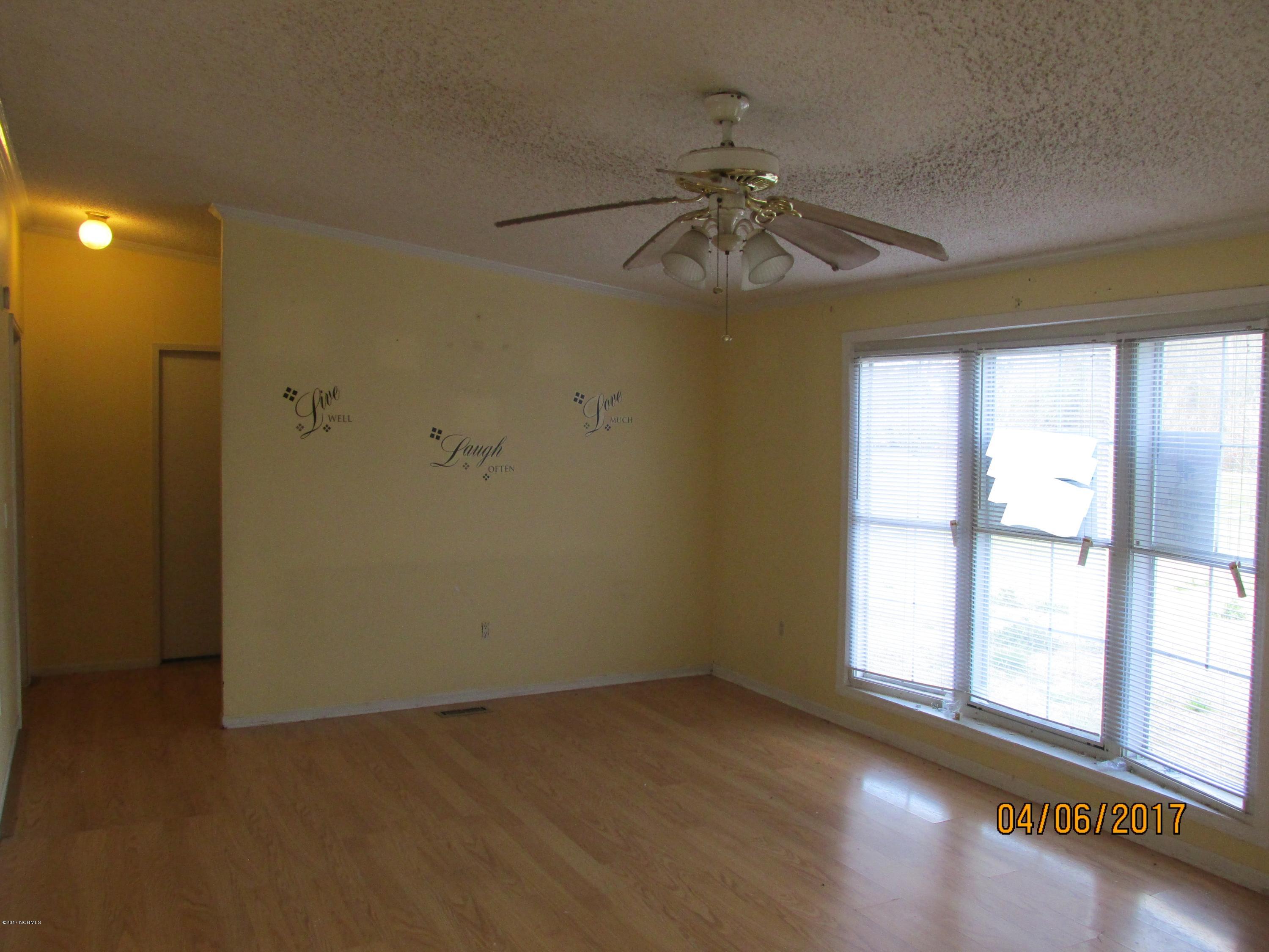 130 Church Road Hubert, NC 28539 - Photo 3 of 21 IMG_7871_LI