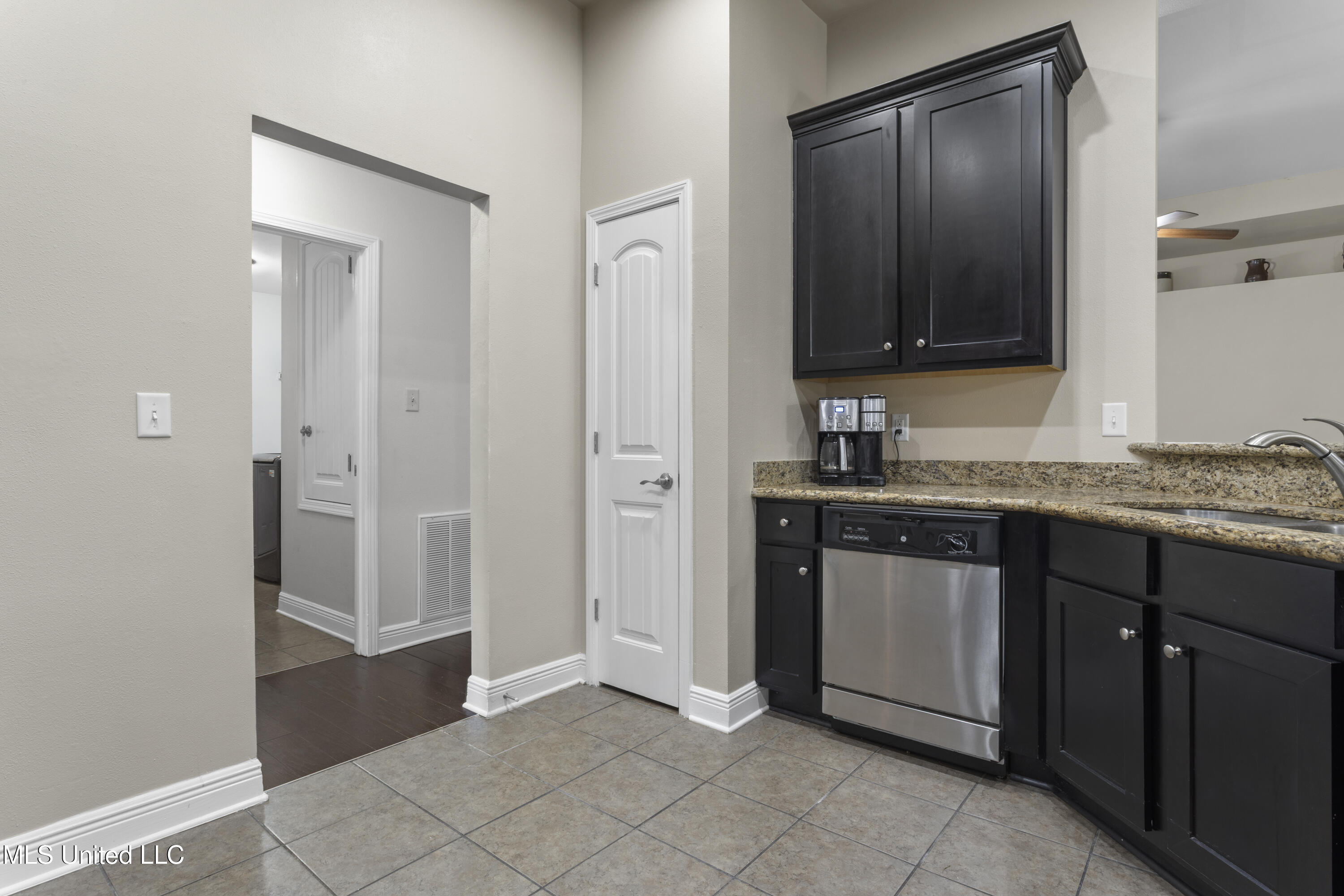 122 Gannet Lane Ocean Springs, MS 39564 - Photo 15 of 45 0016