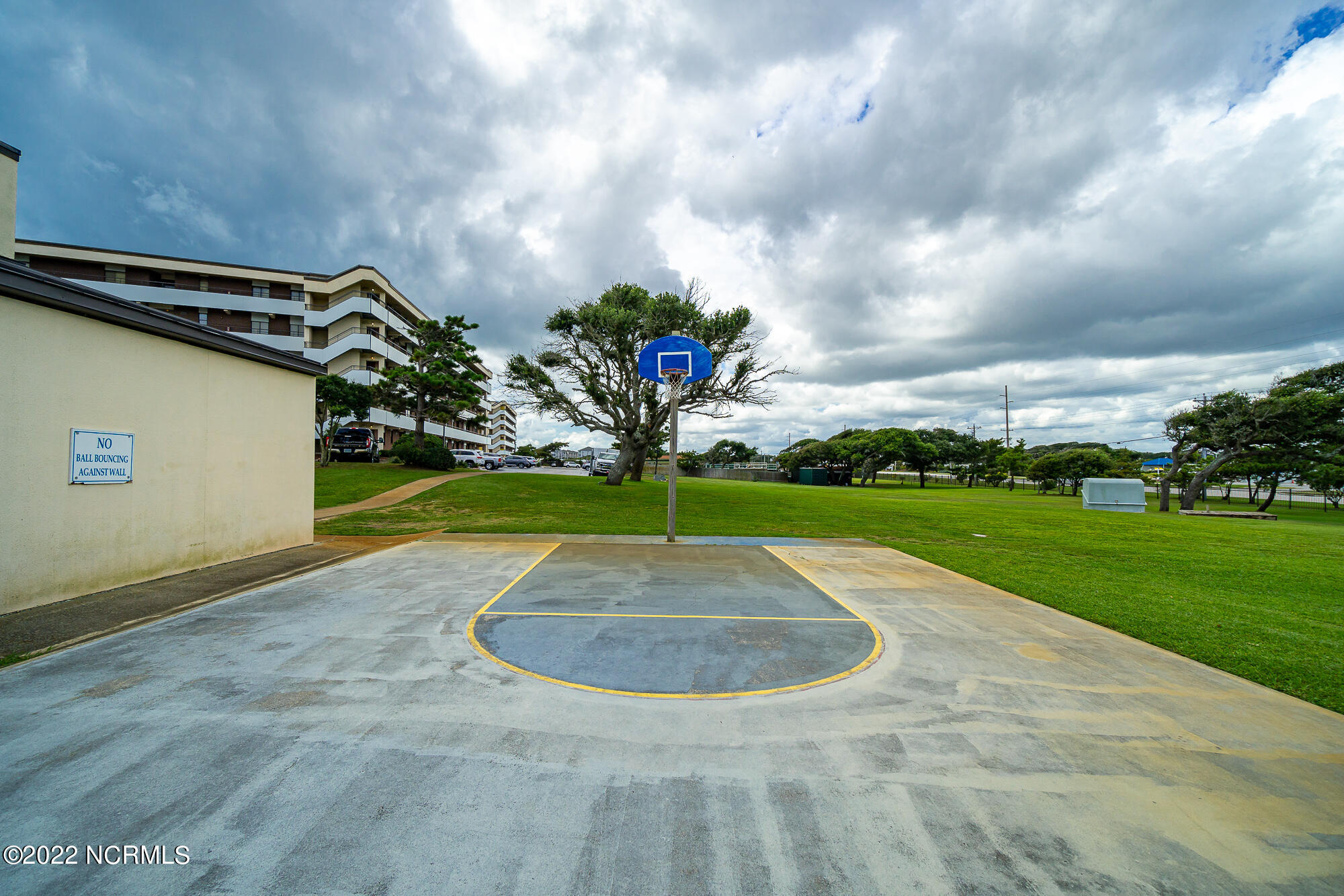 1505 Salter Path Road, Unit 235 Indian Beach, NC 28512 - Photo 54 of 58 Basketball court
