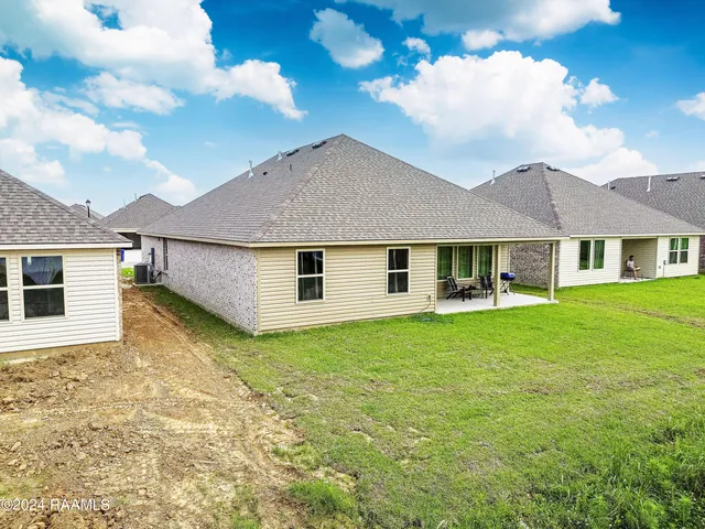 $4,000 | 1802 Saddle Back Ridge, New Iberia, LA 70560