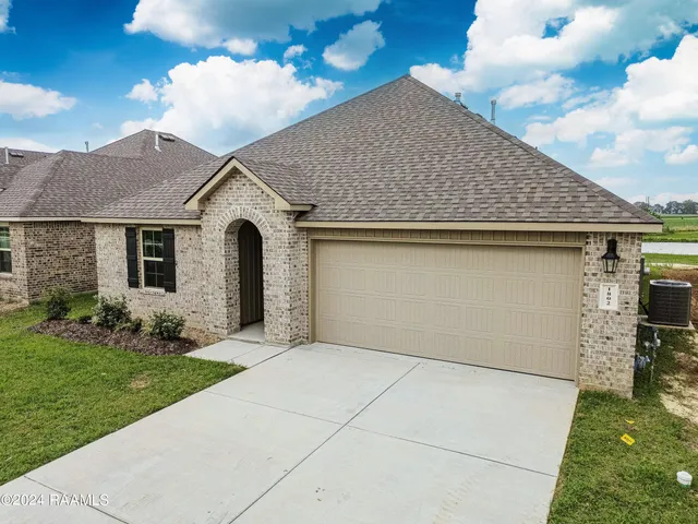 $4,000 | 1802 Saddle Back Ridge, New Iberia, LA 70560