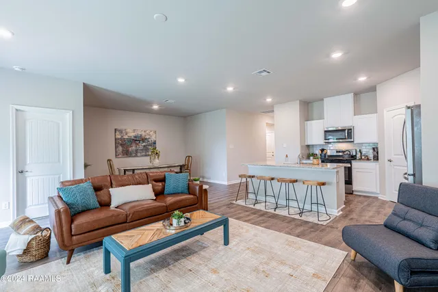 $4,000 | 1802 Saddle Back Ridge, New Iberia, LA 70560