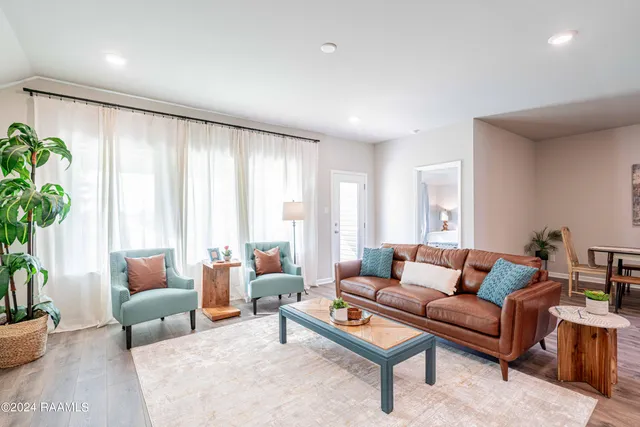 $4,000 | 1802 Saddle Back Ridge, New Iberia, LA 70560