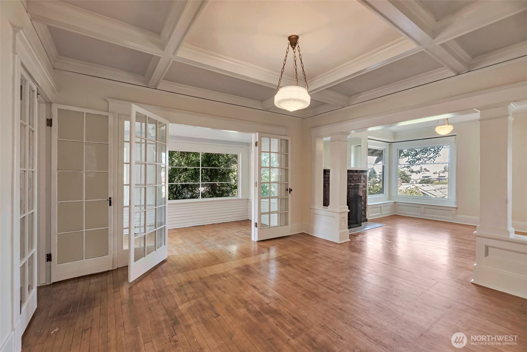 715 West Howe Street Seattle, WA 98119 - Photo 4 of 25 Gallery Image 4