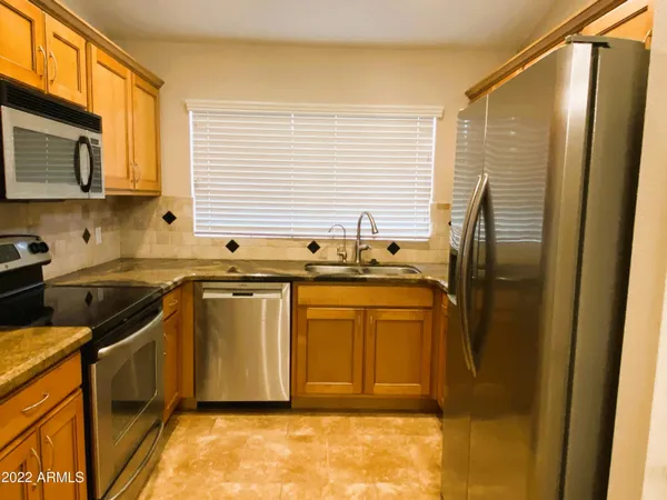 $2,095 | 7823 West Julie Drive, Glendale, AZ 85308