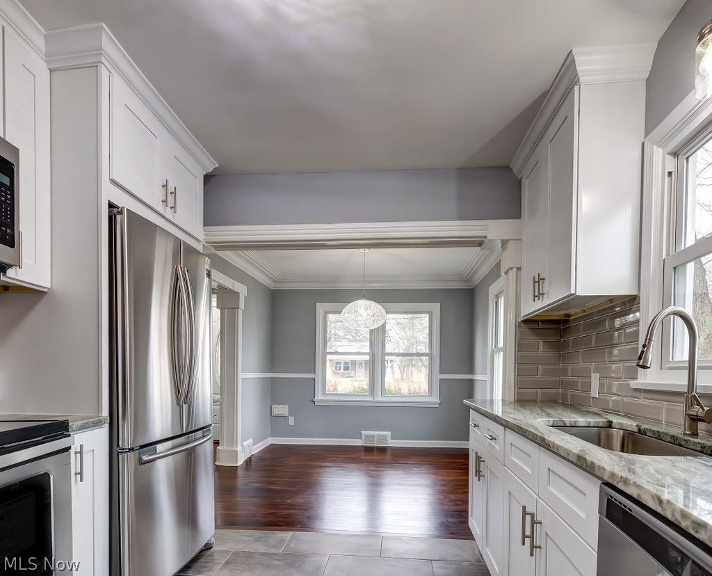 1651 Sunview Road Cleveland, OH 44124 - Photo 10 of 35 Gallery Image 10