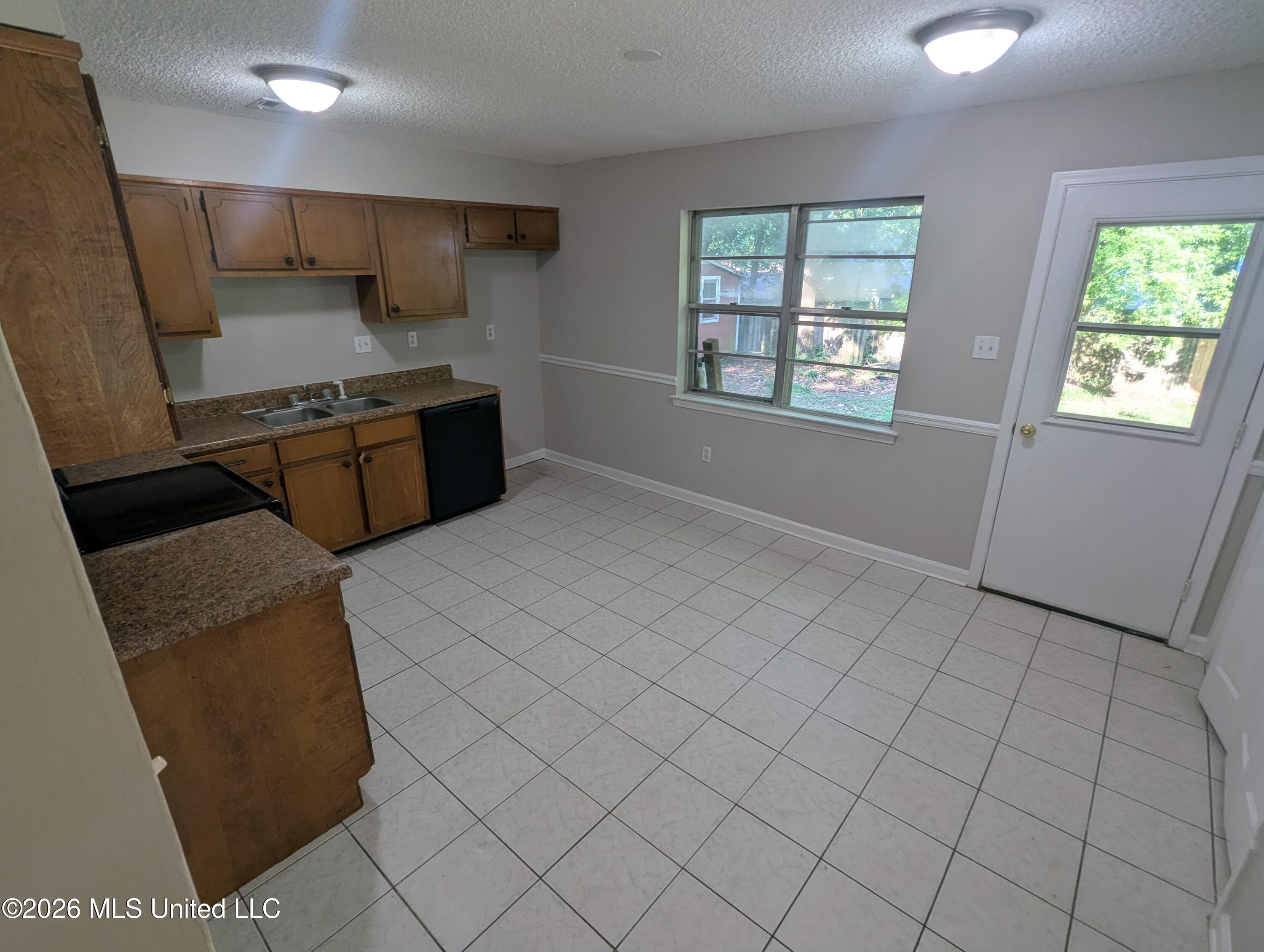 8375 Old Forge Road Southaven, MS 38671 - Photo 4 of 9 PXL_20260611_123756612