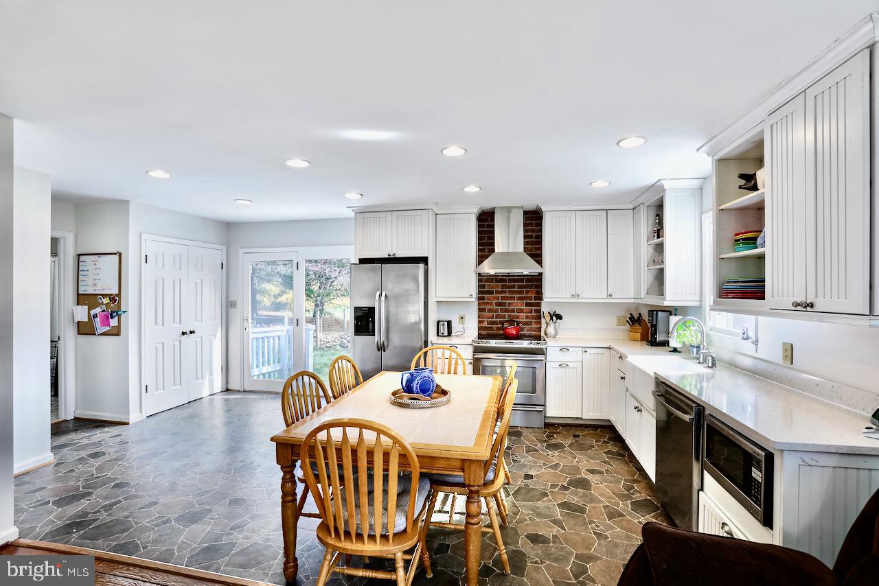 20371 Cockerill Road Purcellville, VA 20132 - Photo 2 of 41