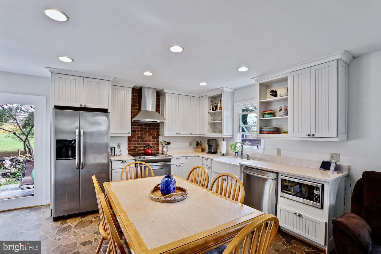 20371 Cockerill Road Purcellville, VA 20132 - Photo 3 of 41