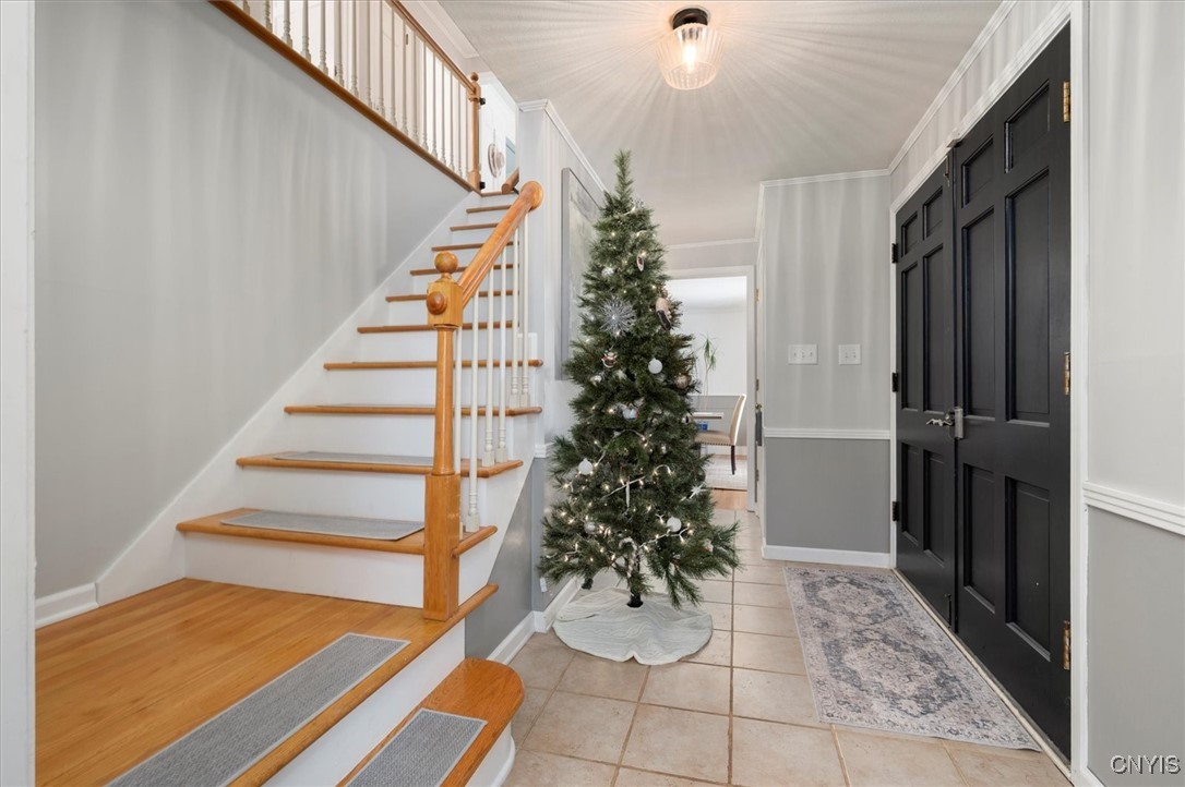 7816 Elwill Road Cicero, NY 13039 - Photo 3 of 47